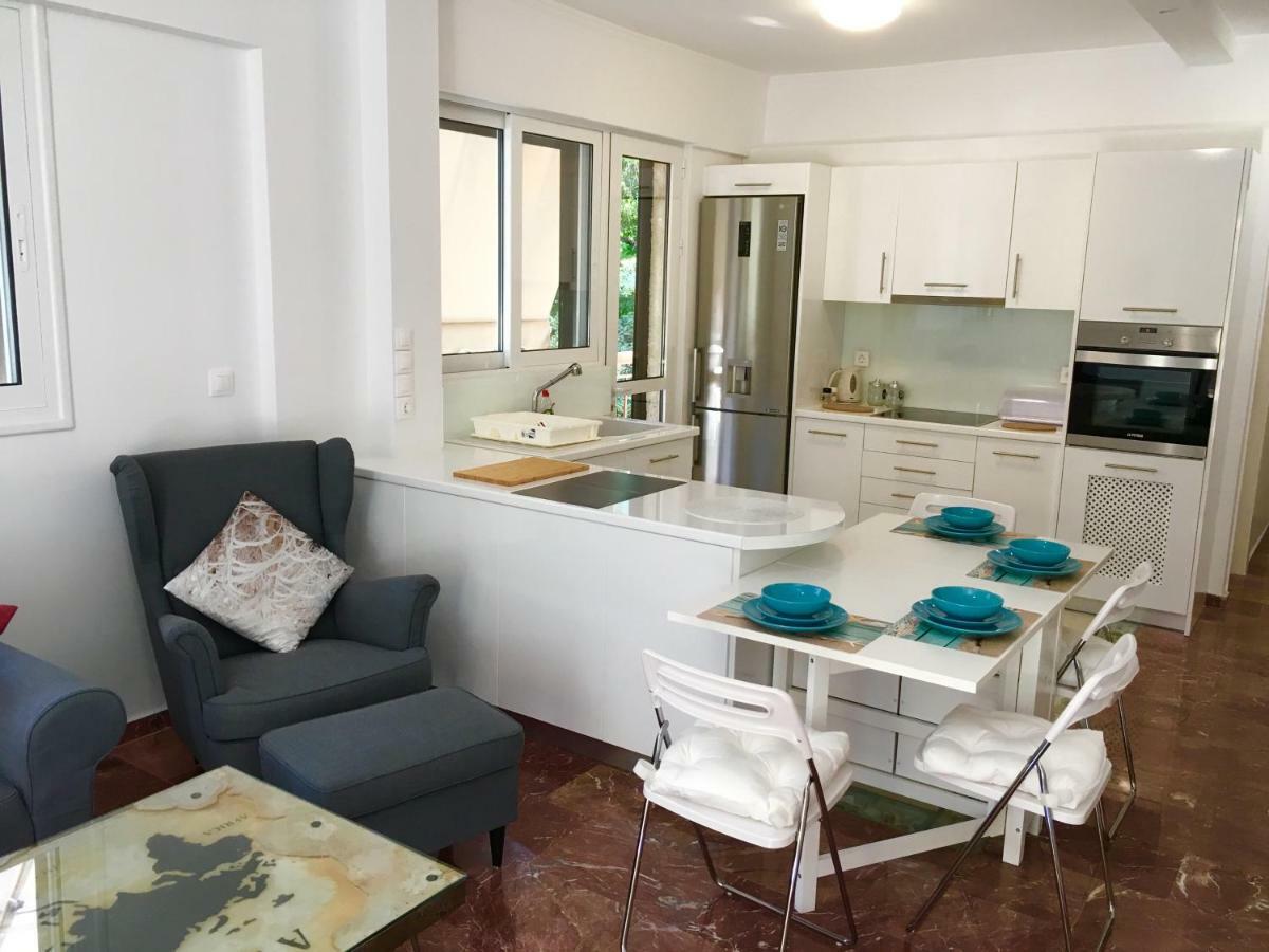 Sea Star Luxury Apartment Атина Екстериор снимка