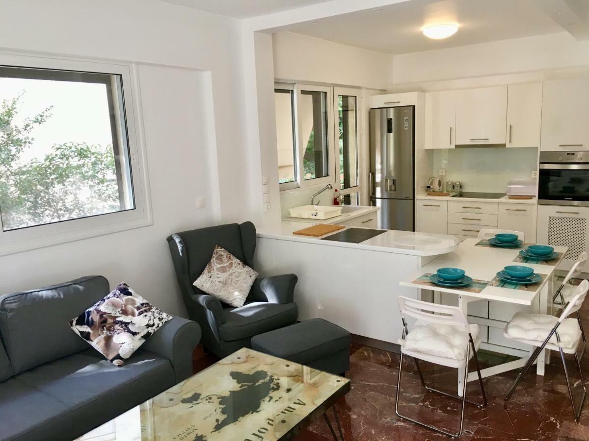 Sea Star Luxury Apartment Атина Екстериор снимка
