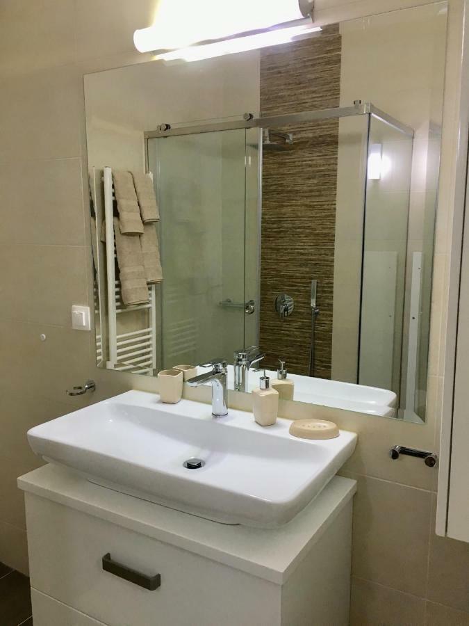 Sea Star Luxury Apartment Атина Екстериор снимка