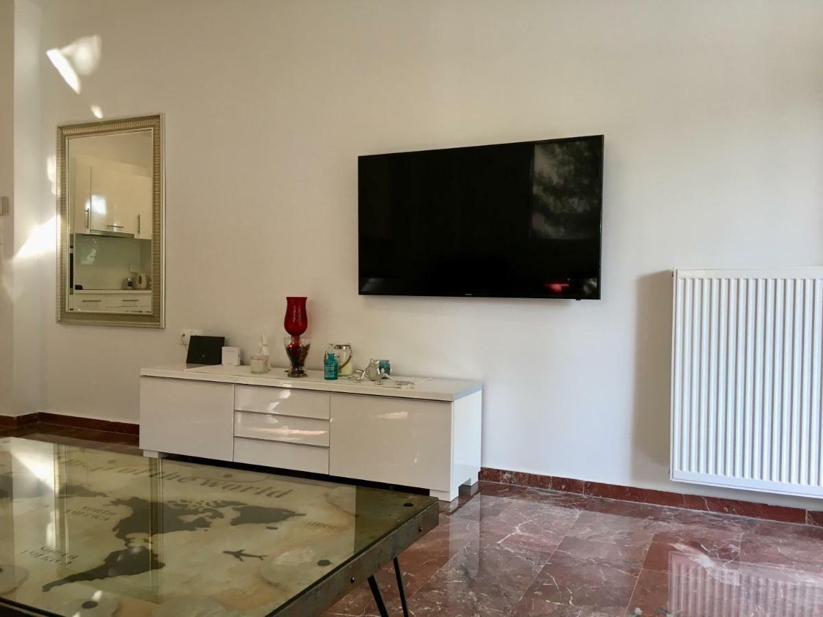 Sea Star Luxury Apartment Атина Екстериор снимка