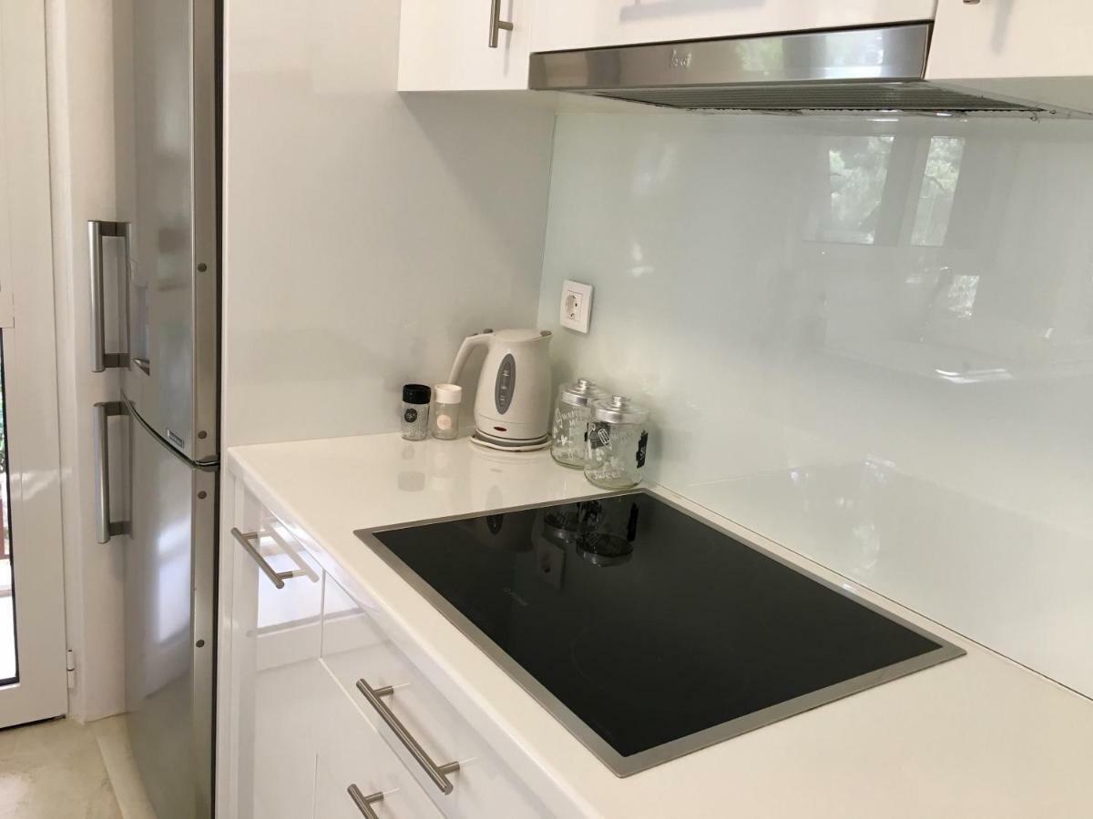 Sea Star Luxury Apartment Атина Екстериор снимка